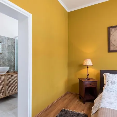 Ferienhaus Fuer 7 Personen Und 1 Kind In Orebic, Dalmatien Sueddalmatien *